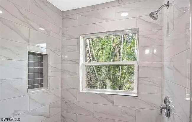 Building Photo - 5457 Ninth Ave