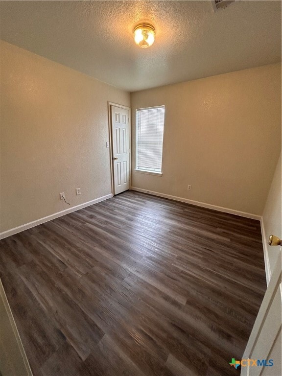 Building Photo - 3208 Raven Dr