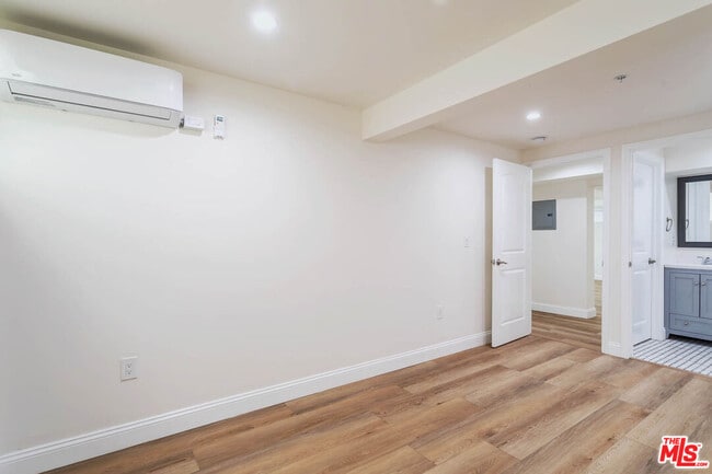 Building Photo - 4422 Melbourne Ave