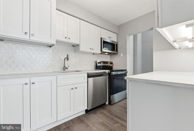 Building Photo - 43 Freeman St