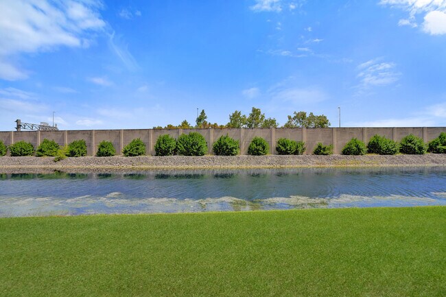 Building Photo - 9913 NW 57th Manor