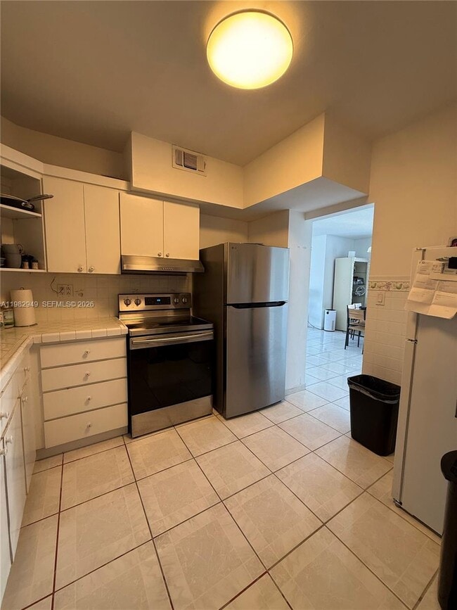 Building Photo - 500 Bayview Dr