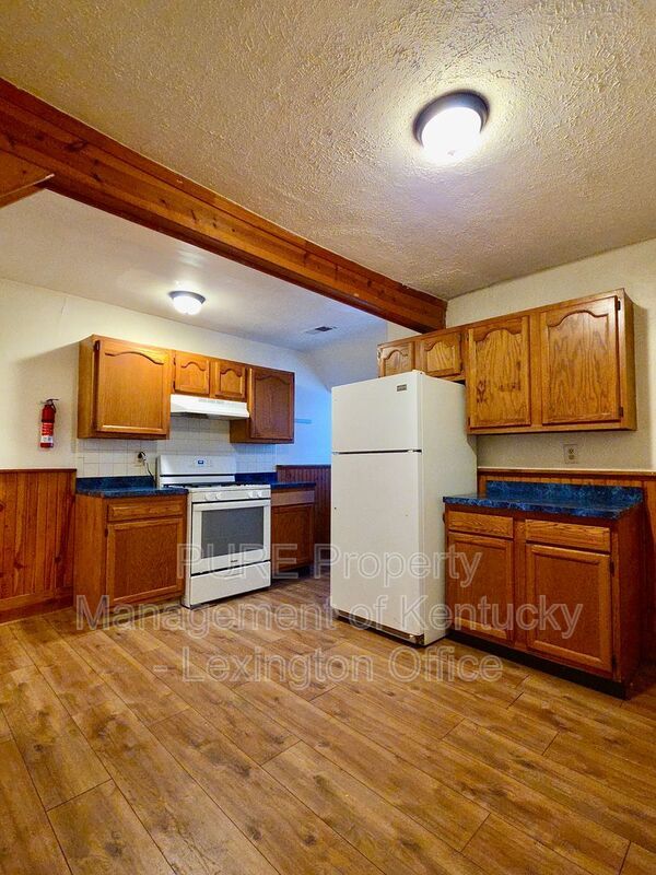 Building Photo - 168 Woodland Ave