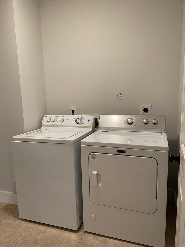 Building Photo - 3405 Kleberg Ct