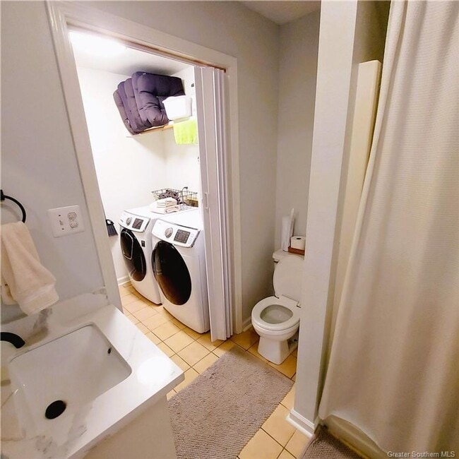 Building Photo - House For Rent with Pool