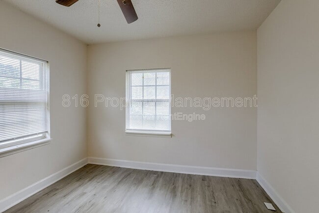 Building Photo - 6215 S Benton Ave