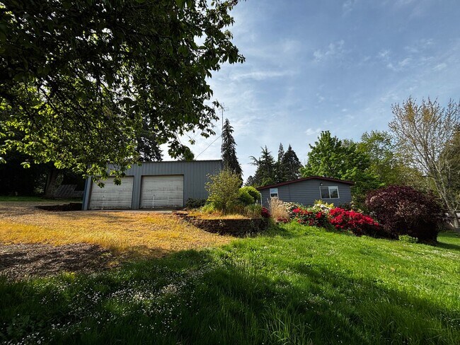 Building Photo - Rare 3-Acre 3BR Home in South Salem – Shops, Workspace & Greenhouses