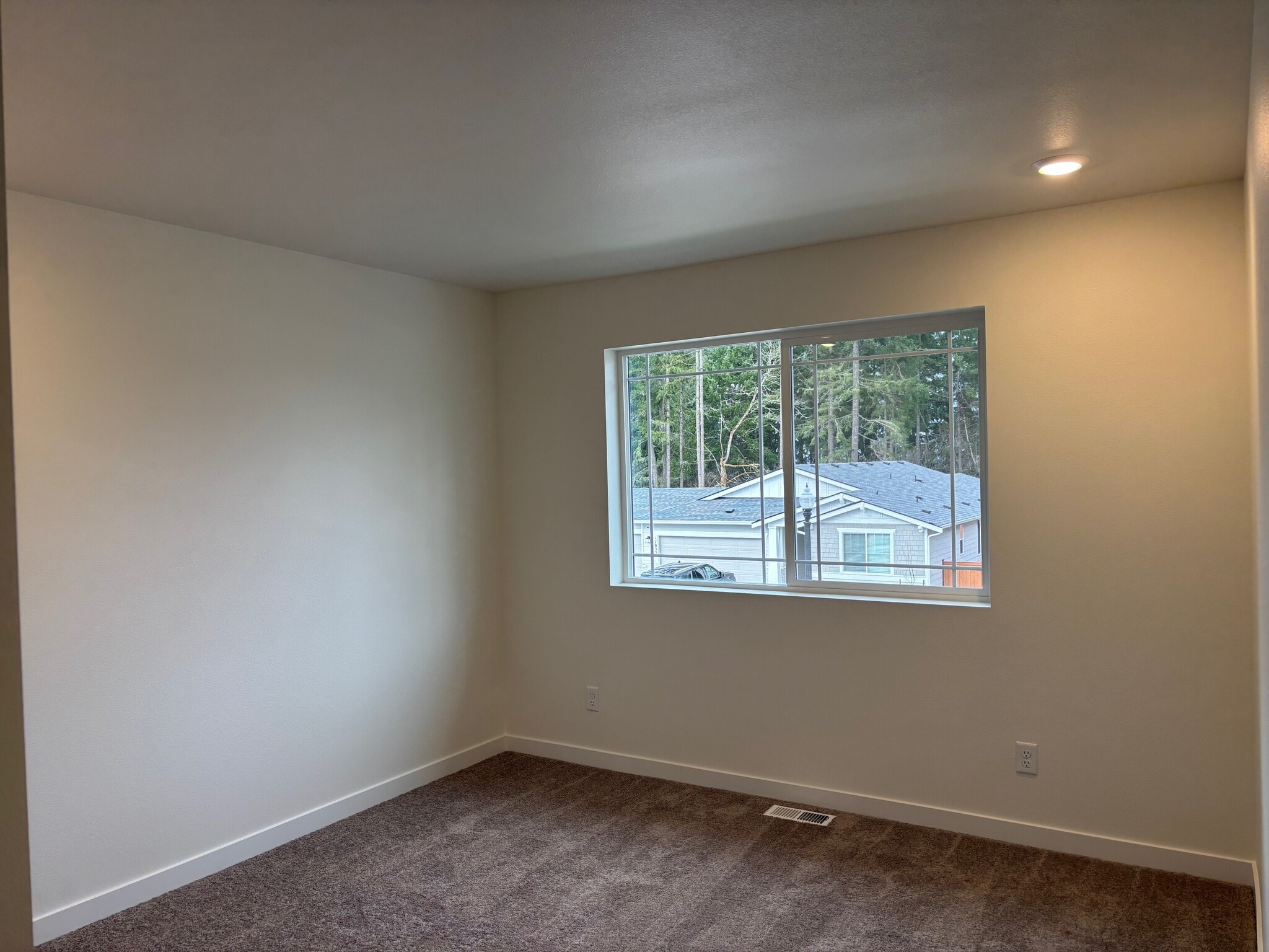 Building Photo - 17058 126th St E