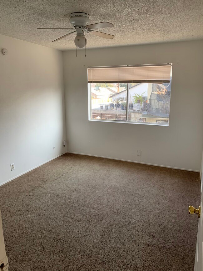 bedroom - 646 W Iris Ave