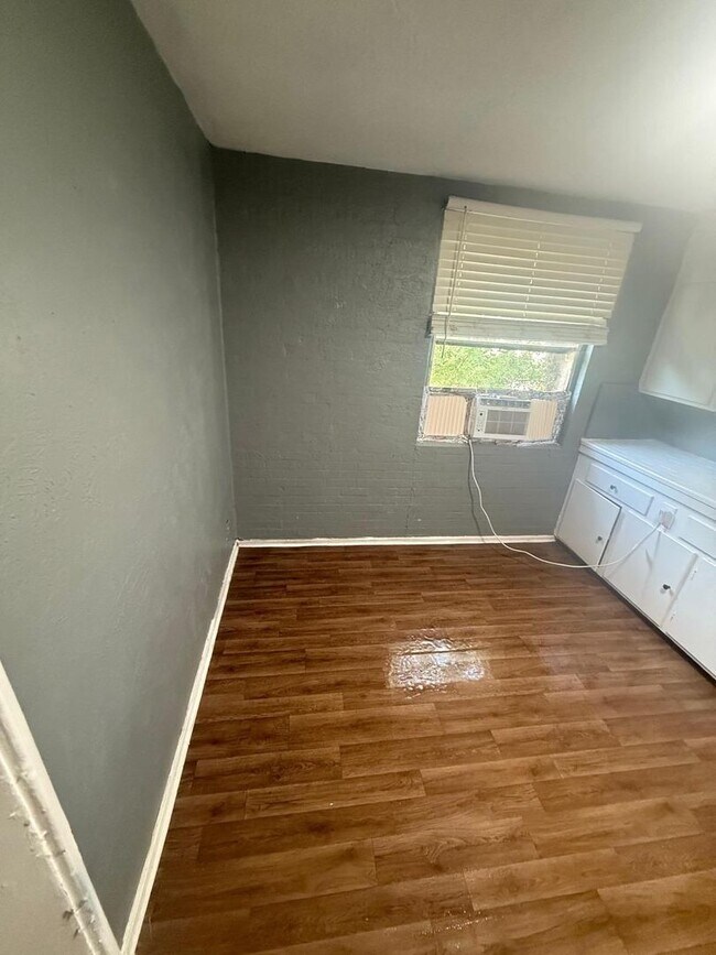 Building Photo - 4075 Reed St