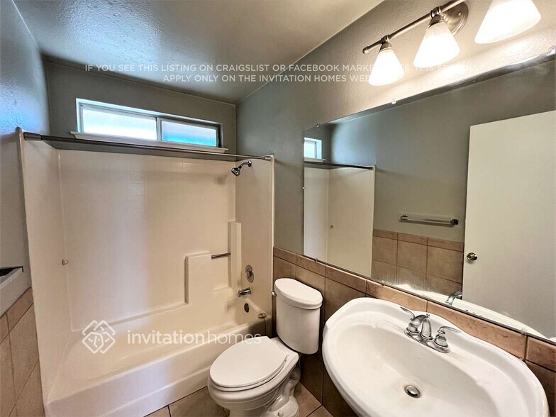 Building Photo - 3561 Binghamton Dr