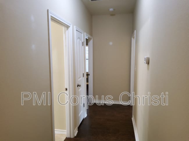 Building Photo - 4009 Cimarron Lake Dr