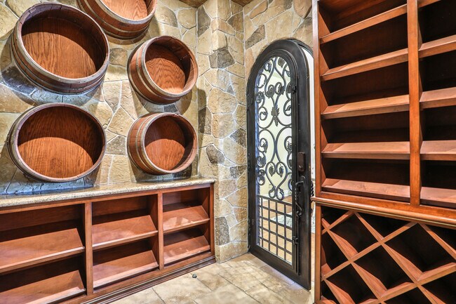 Building Photo - 39520 Colleen Way