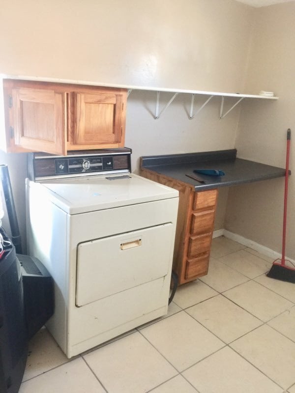 Building Photo - Large 3 Bedroom with 2 Car Garage