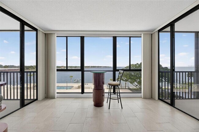 Building Photo - 7100 Sunshine Skyway Ln S