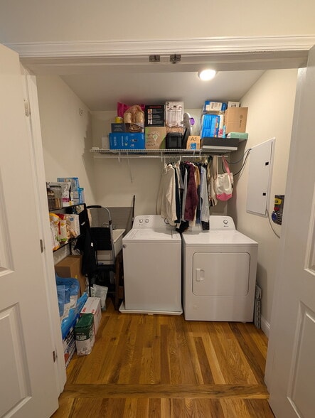 Building Photo - 104 Broughton Ave