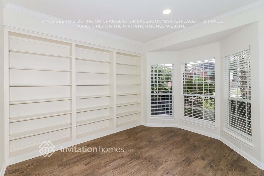 Building Photo - 14910 Summerland Cir