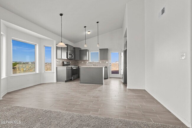 Building Photo - 1041 Summer Lake St