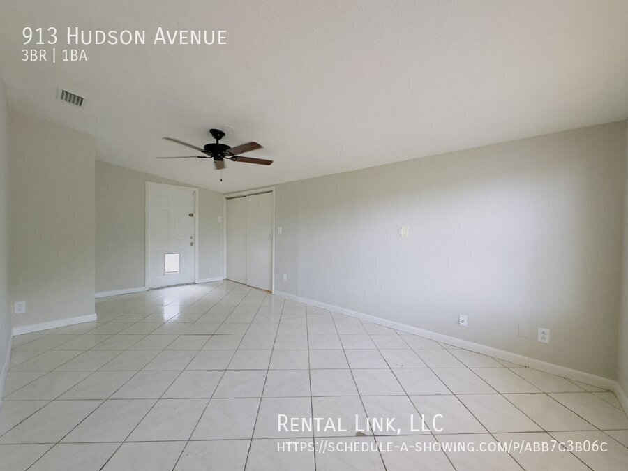 Building Photo - 913 Hudson Ave