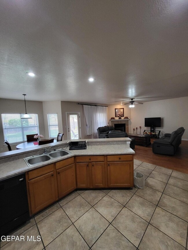 Building Photo - 6354 Franklin View Dr