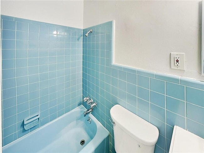 Building Photo - 816 Gertrude Pl NW