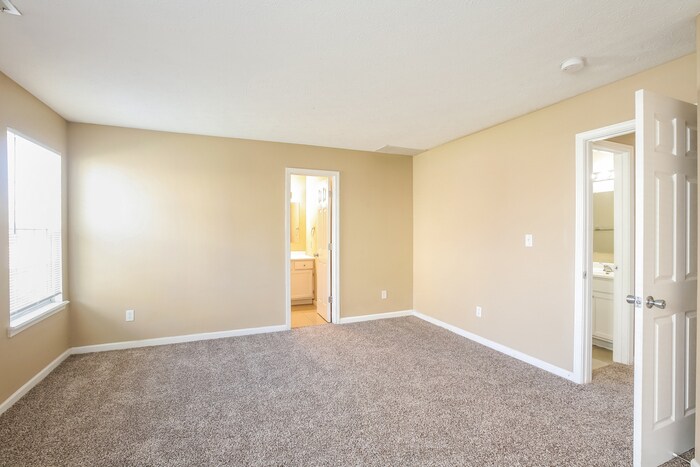Building Photo - 7143 Moon Ct