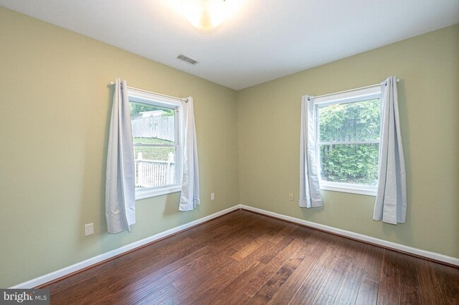 Building Photo - 2416 Fort Dr