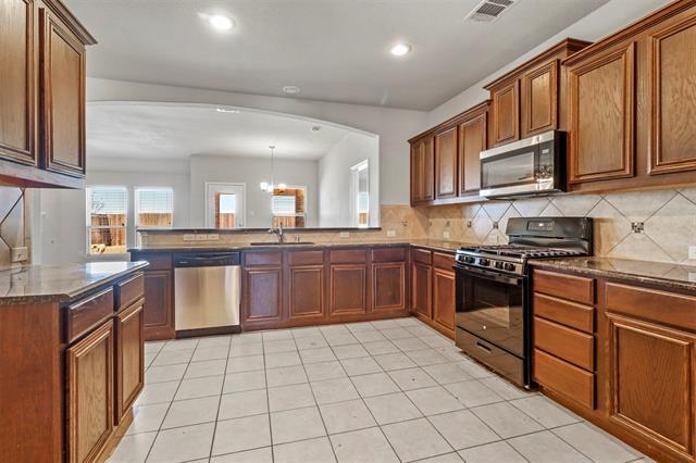 Building Photo - 3020 Oakcrest Dr