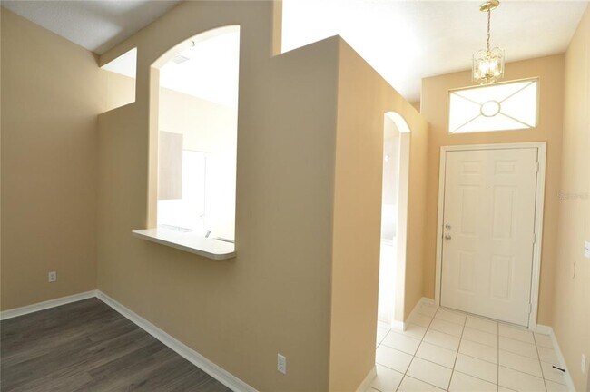 Building Photo - 23 Primrose Ln