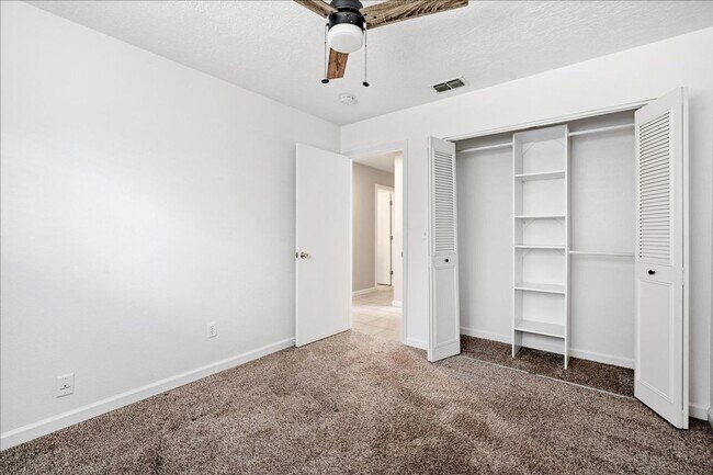 Building Photo - 2944 Calle Del Sol Way