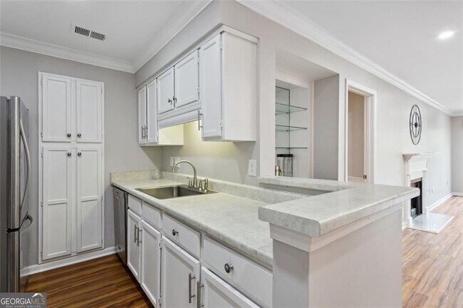 Building Photo - 23214 Plantation Dr NE