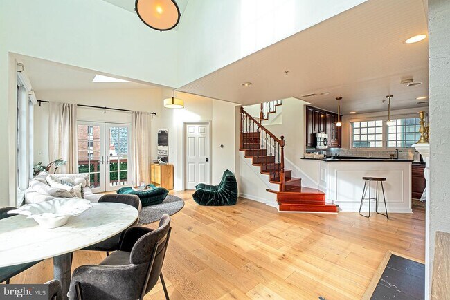 Building Photo - 3350 17th St NW