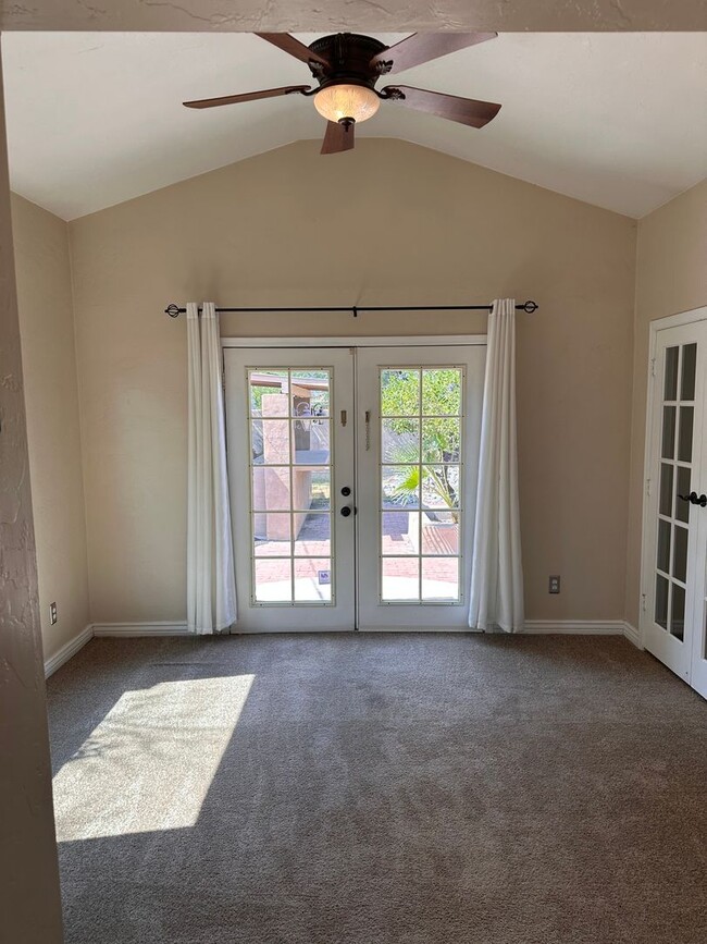 Building Photo - 3045 E Drachman St