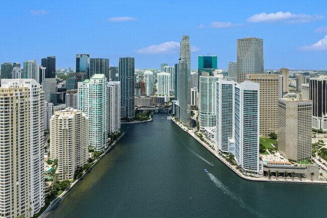 Building Photo - 300 Biscayne Blvd