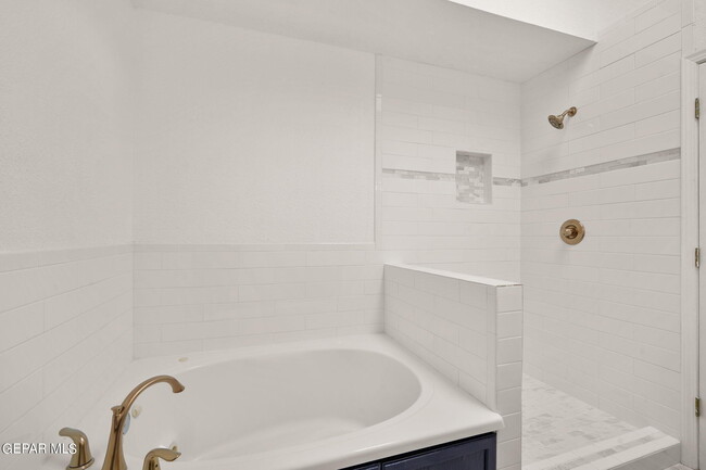 Building Photo - 11309 Loma Linda Cir