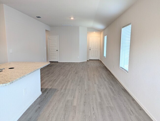 Building Photo - 523 Roquefort St