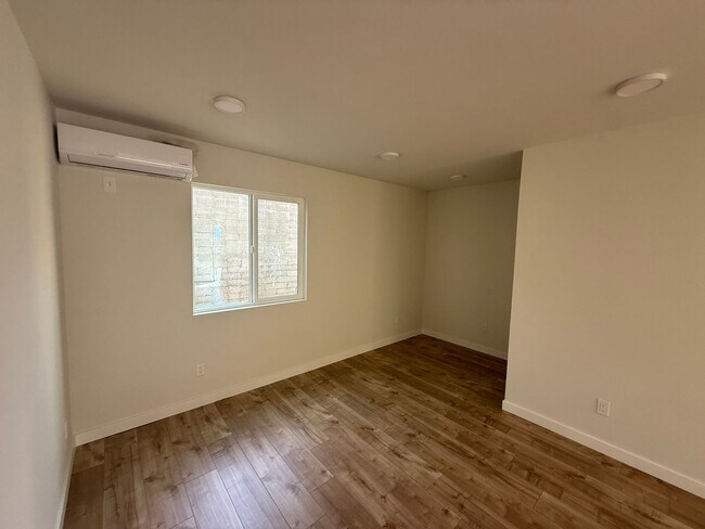 Building Photo - 1414-1412 N Hazard Ave