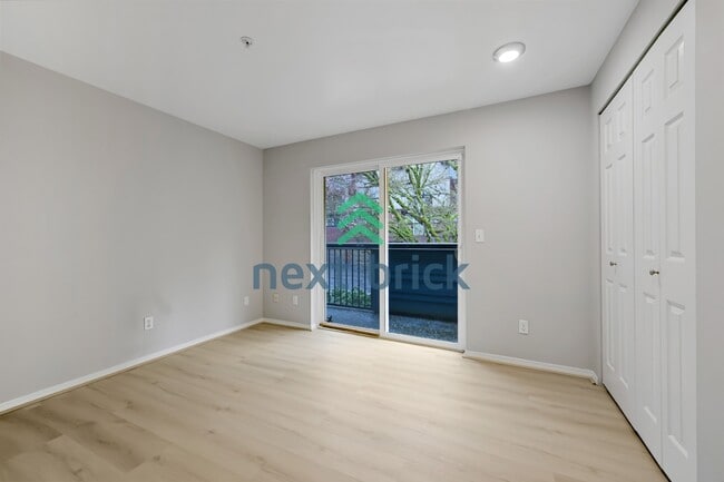 Building Photo - Charming 2-Bed Townhouse Retreat in Bothell with 2.5 Baths – Your Perfect Sanctuary Awaits!