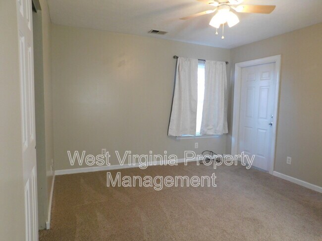 Building Photo - 404 Gatewood Ave