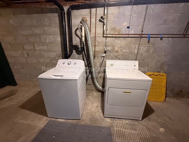 Building Photo - 2563 Wood Valley Rd