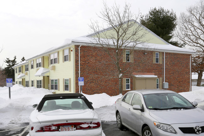 Building Photo - Lamplighter Village