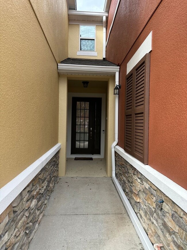 Building Photo - 3 Bedroom, 2.5 Bath Townhome in Gated Sanford Community – Pet Friendly