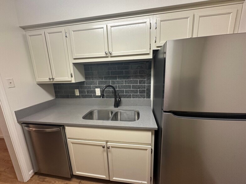 kitchen - 2118 Acklen Ave