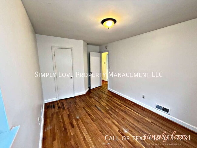 Building Photo - 4526 Albion Rd