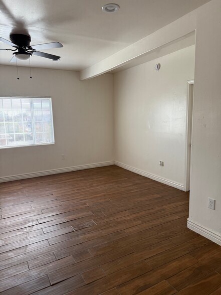 Building Photo - 5636 S Broadway