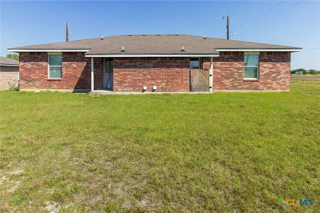 Building Photo - 400 Justin Ln