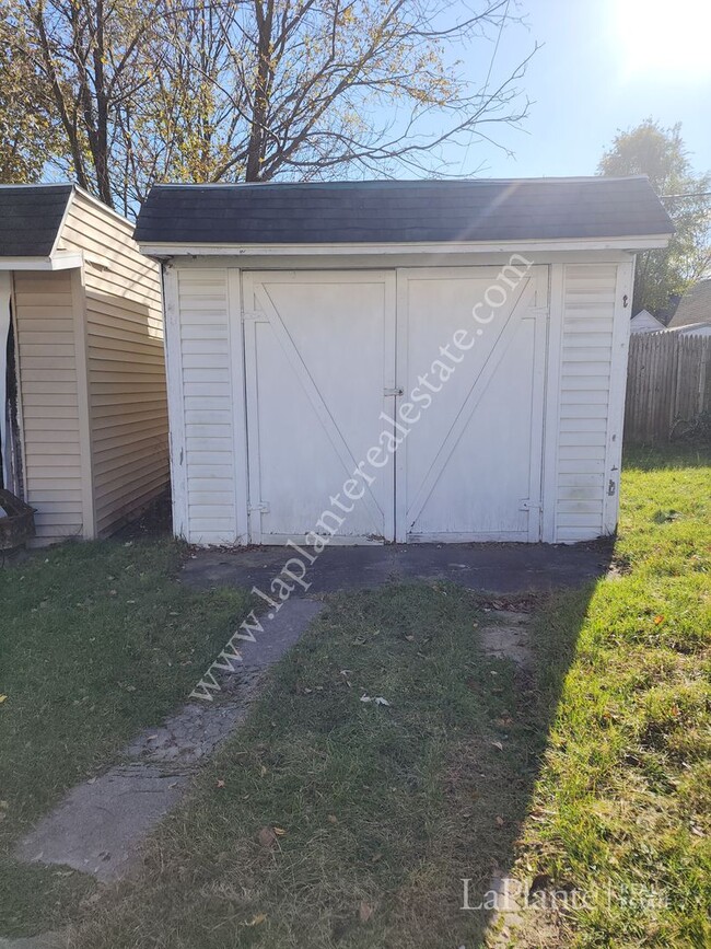 Building Photo - Large 3 Bed Home in West Toledo for Rent