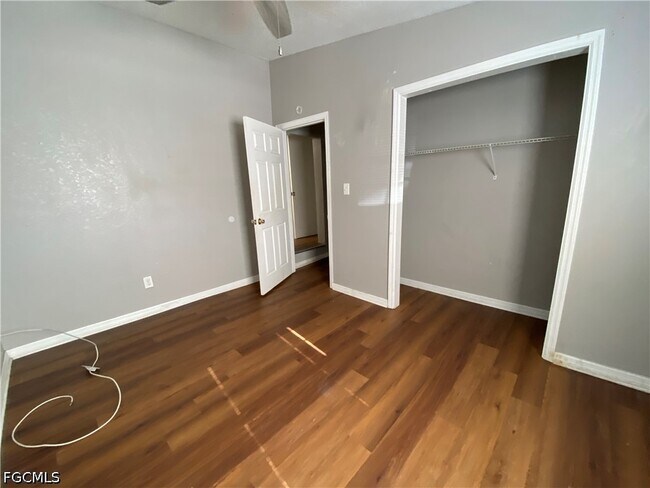 Building Photo - 2210 Cantor Ln