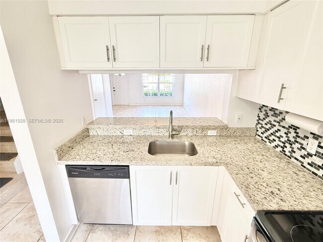 Building Photo - 70 Whitehead Cir