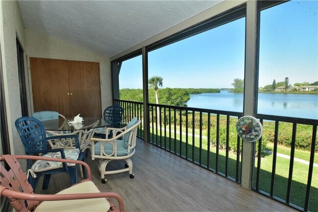 Building Photo - 1601 Bayhouse Point Dr